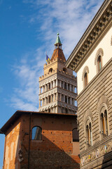 Italia, Toscana, la città di Pistoia. Campanile del Duomo.