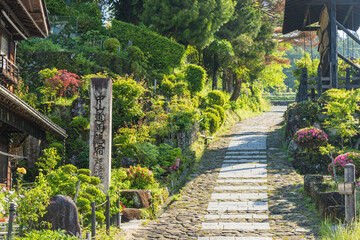 日本　岐阜県中津川市にある中山道の宿馬町、馬籠宿の町並み