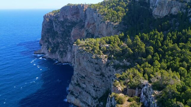 Ses Torretes, islotes en la isla de Ibiza.