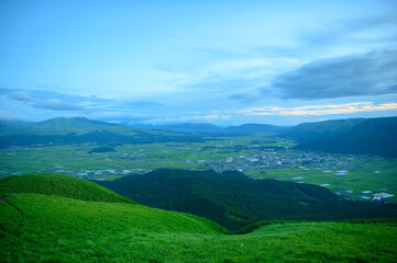 Naklejka premium 熊本 阿蘇 大観峰 夕暮れ たそがれ時