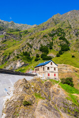 Refuge du Lac d’Oô, à côté du barrage hydroélectrique dans les Pyrénées à côté de Bagnères-de-Luchon