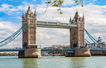 Fototapeta premium Famous Tower bridge over Thames river, London, UK