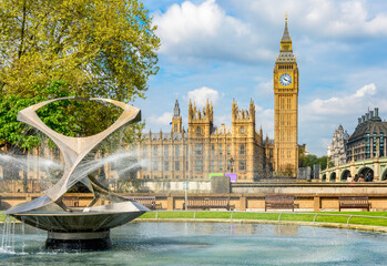 Fountain of St Thomas gardens and Big Ben, London, UK