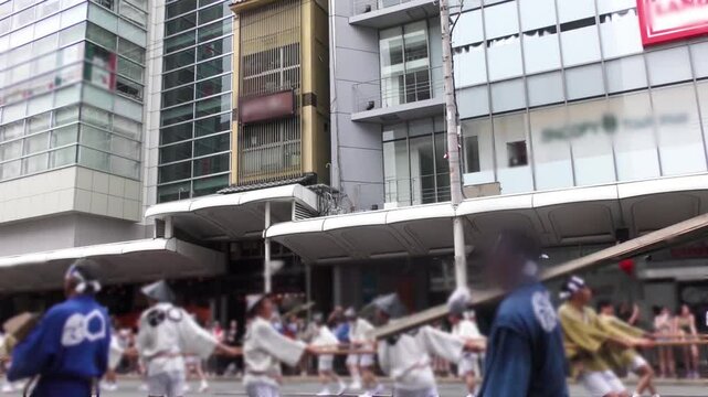 夏の風物詩である京都祇園祭の後祭の山鉾巡業