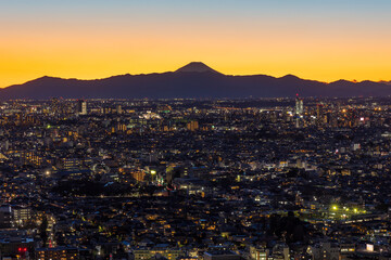 東京都市風景　夕暮れの恵比寿ガーデンプレイスから富士山方面を望む