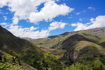 Naklejka premium Countryside and mountainscape around Cuzco, Peru