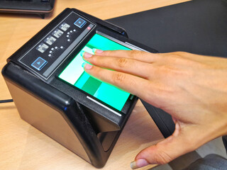 Prise d'empreintes digitales sur terminal