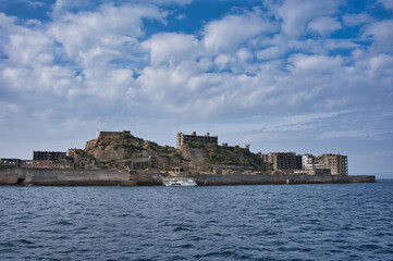 海軍艦島, 長崎,世界文化遺産,建築, 水, 旅行, アイランズ,  空, ランドマーク, 風景, 観光, 地中海, 要塞, タウンズ, サマータイム, 古い, 全景, ビル