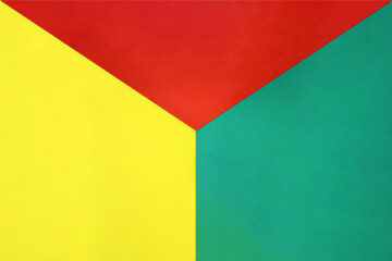 黄色と緑色の背景に赤色の三角形がかぶさる装飾素材