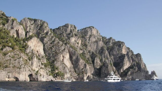  Formations rocheuses sur l'ile de Capri