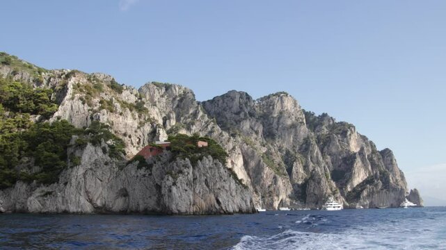  Formations rocheuses sur l'ile de Capri