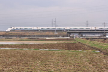 飛ぶように高速で東海道新幹線を駆け抜ける300件新幹線_2010/2/27撮影