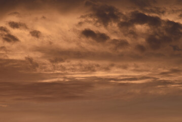 Obraz premium Sunset sky with clouds at dusk