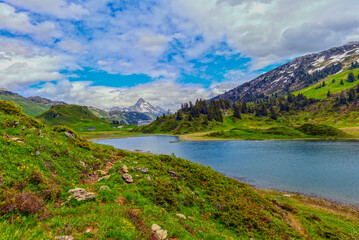Der Kalbelesee am Hochtannbergpass in Warth Vorarlberg, Österreich	