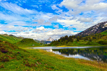 Der Kalbelesee am Hochtannbergpass in Warth Vorarlberg, Österreich