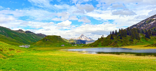 Der Kalbelesee am Hochtannbergpass in Warth Vorarlberg, Österreich