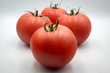 Czerwony pomidor, warzywo. © Blaszko