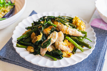 ササミと卵と空芯菜のオイスターソース炒め