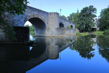 Blick auf die alte Brücke in der Stadt Wetzlar