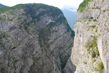 La gola del torrente Vajont a valle della diga del Vajont.