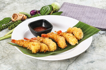 Shrimp tempura with spicy sauce