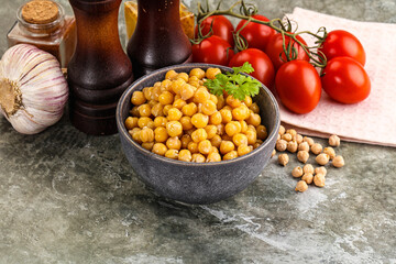 Canned chickpea in the bowl