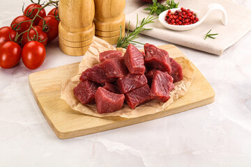 Raw beef cubes for cooking