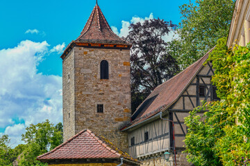 Der Franziskanerturm in der Altstadt von Rothenburg ob der Tauber