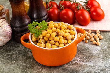 Canned chickpea in the bowl