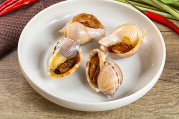 Snails baked with garlic and spices