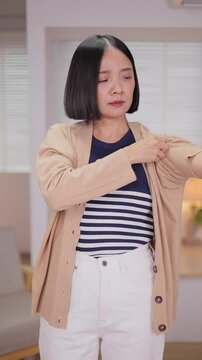 Women teach how to dress and fashion clothes