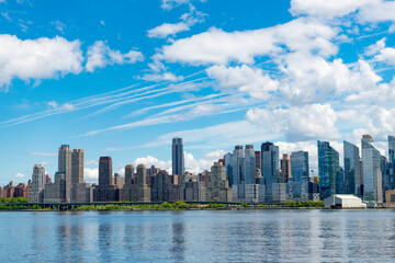 Fototapeta premium Manhattan's beautiful skyline, New York, United States. New York City with Manhattan Skyline over Hudson River,New York City, USA .View of New York city skyline in Midtown Manhattan.