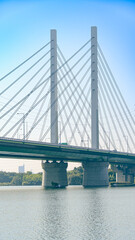 彩湖に架かる幸魂大橋