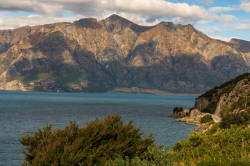 Lake scenery at the undeveloped alpine Lake Hawea