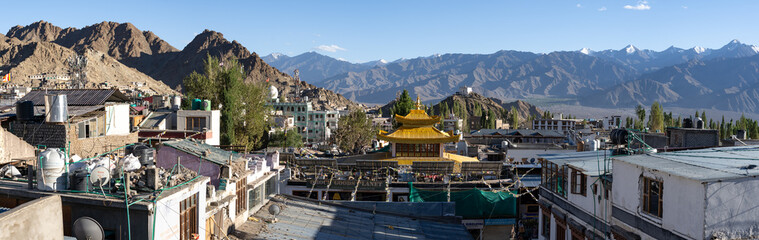 Panorama de la ville de Leh au Ladakh