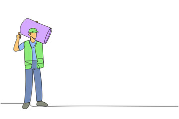 Single one line drawing trash man carrying a trash can giving a thumbs up. Enthusiastic and cheerful when cleaning the environment. Good responsibility. Continuous line design graphic illustration