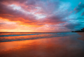 Obraz premium Vivid Sunset Above the Peaceful Sea