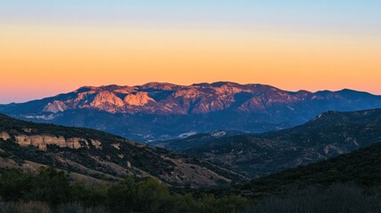 Fototapeta premium Majestic Mountain Range at Sunset