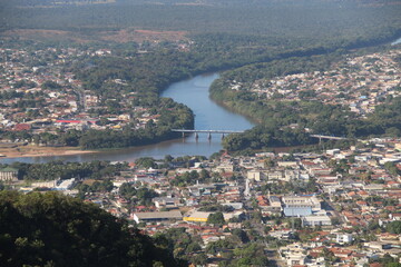 vista panoramica da cidade de barra do garças e aragarças, divisa de goiás e mato grosso 