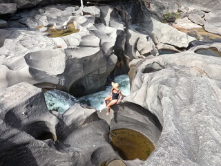 mulher no Vale da Lua, em Alto Paraíso de Goiás, Chapada dos Veadeiros