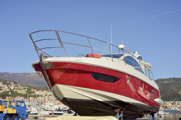 Naklejka premium Yacht in Cantiere