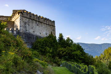 Naklejka premium Ancient Austrian Carinthian fortress Landskron in the Alps with vineyards and picturesque view
