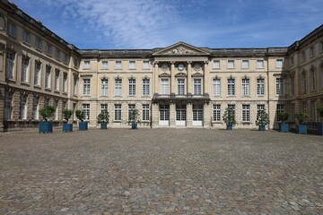 Fototapeta premium Le château de Compiègne, construit au 18ème siècle, ville de Compiègne, département de l'Oise, France