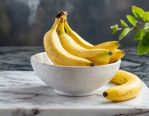 Bananen in einer Marmorschale