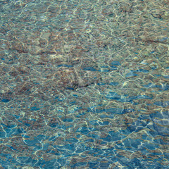 Reflet transparent, soleil abondant