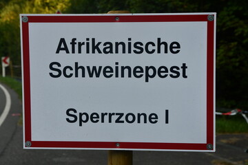 Fototapeta premium ASP-Schild an der Straße