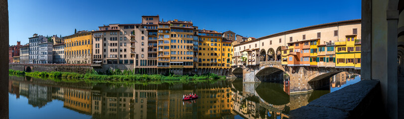 Obraz premium Ponte Vecchio und Altstadt von Florenz am Arno, Toskana, Italien