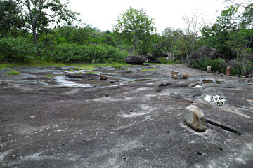Phu Phrabat Historical Park It represents human civilization. and changes in topographic conditions which has a sandstone structure that has been eroded to form small and large rocks of various shapes