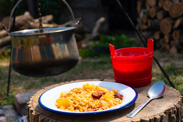 Hungarian one-pot meal - shepherds noodles
