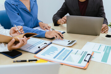 Diverse teams collaborate and experts drive growth through creative design, analytics and strategic networks, fostering career and company success.